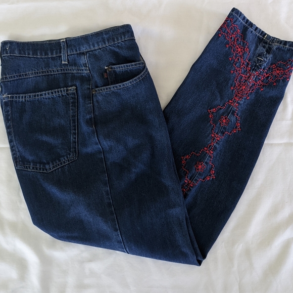Democracy Weekend 100% lyocell denim cropped pants with red embroidery, size 6 - Picture 1 of 13